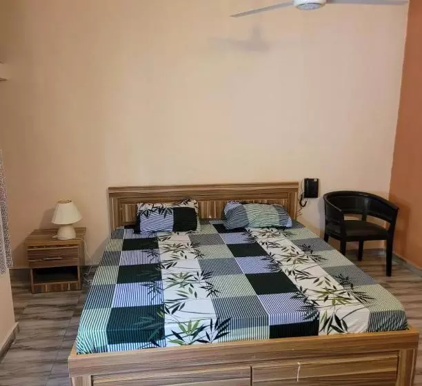هتل Eko Akete Guest House