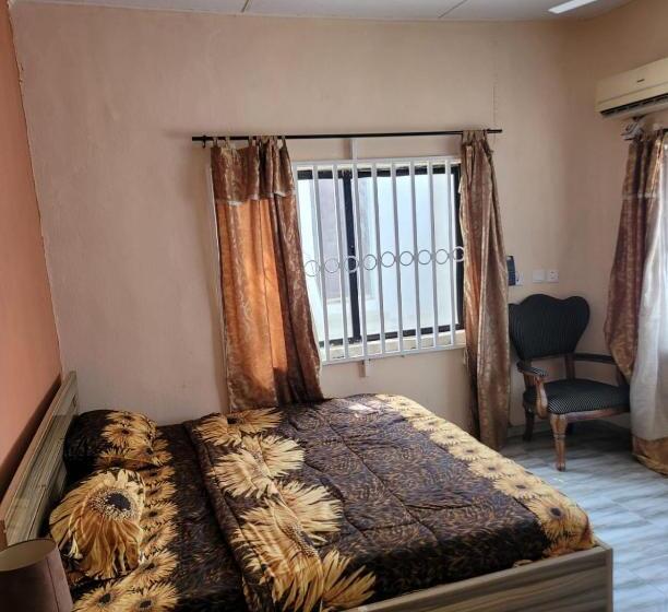 هتل Eko Akete Guest House