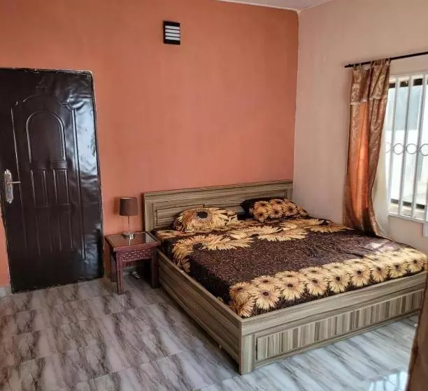 هتل Eko Akete Guest House