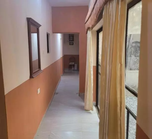 هتل Eko Akete Guest House