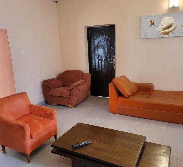 هتل Eko Akete Guest House