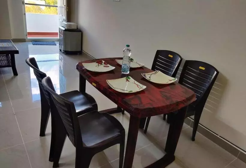 ホテル Happy Holiday Inn Service Apartment