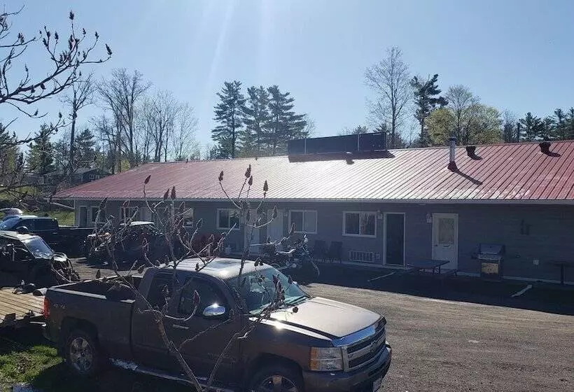 Motelli Calabogie Motor Inn