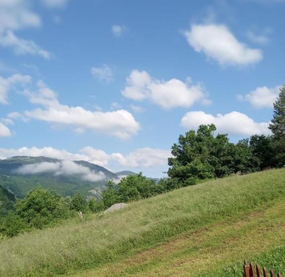 پانسیون Family Owned Self Sufficient Eco Farm Tara