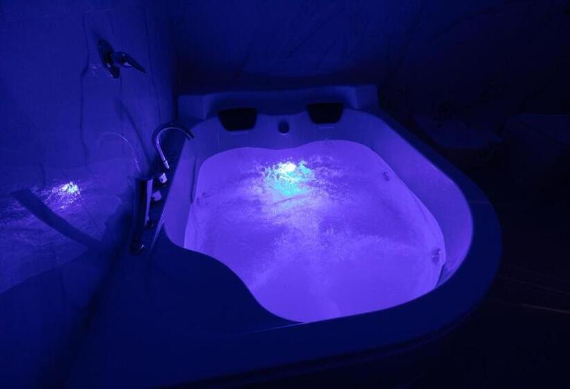 پانسیون My Brilliant Home With Jacuzzi 2 Steps From St Toledo