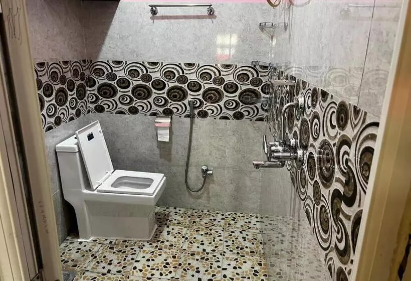 پانسیون Paris Guest House