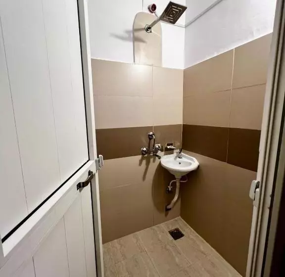 پانسیون Paris Guest House