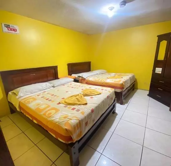 هاستل Hostal Maria Mercedes