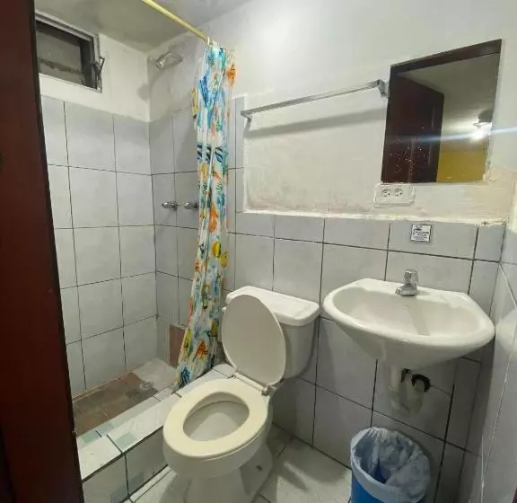 هاستل Hostal Maria Mercedes
