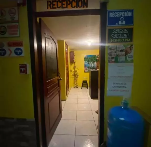 هاستل Hostal Maria Mercedes