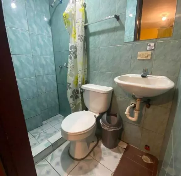 هاستل Hostal Maria Mercedes