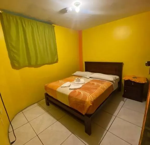 هاستل Hostal Maria Mercedes