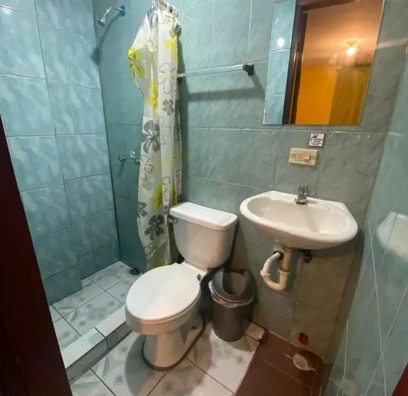 هاستل Hostal Maria Mercedes