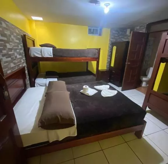 هاستل Hostal Maria Mercedes