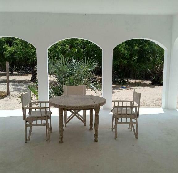 هاستل Ivory Palms