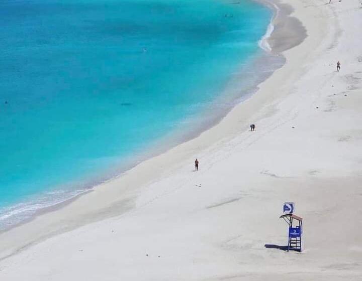 تختخواب و صبحانه Maya Apartments