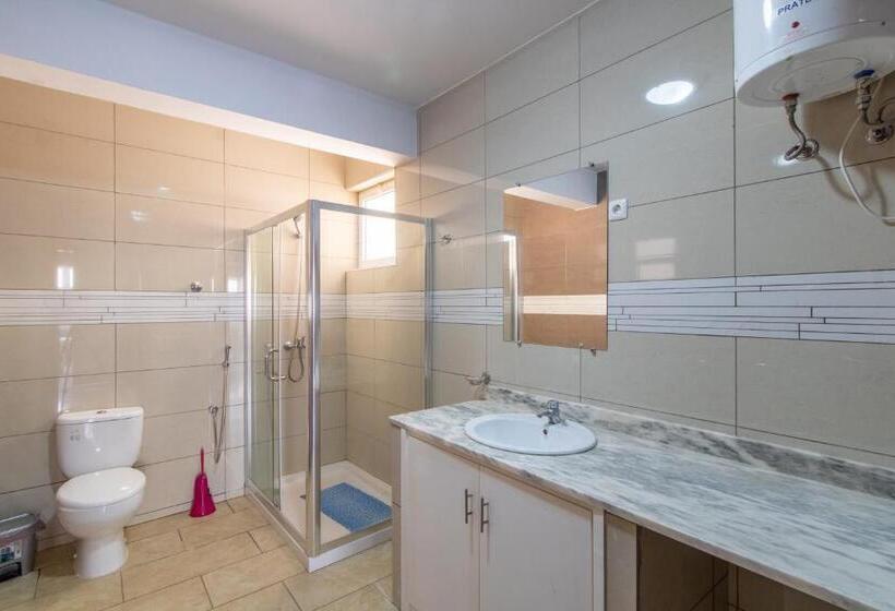 تختخواب و صبحانه Maya Apartments