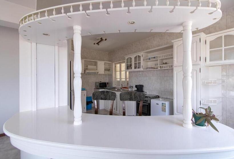 تختخواب و صبحانه Maya Apartments