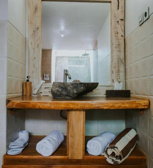 住宿加早餐  Wage Cottage