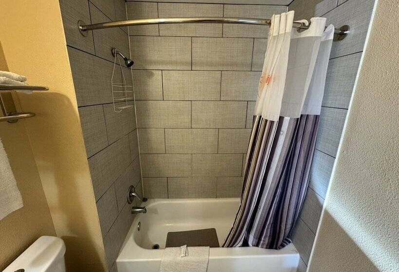 Отель Country Inn Giddings