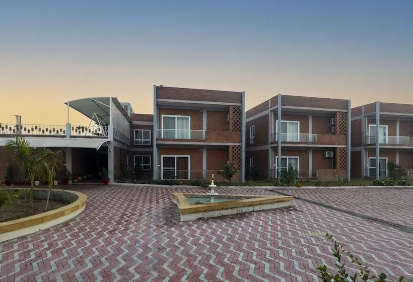 Hotelli Innbox Farmstay   Rajpura Punjab