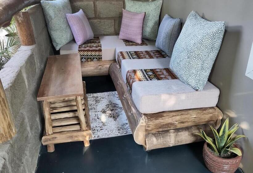 ホテル Kilimanjaro Scenic Lodge