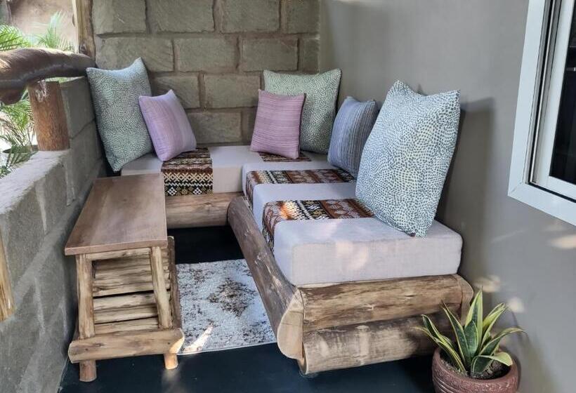 ホテル Kilimanjaro Scenic Lodge