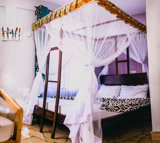 ホテル Kilimanjaro Scenic Lodge