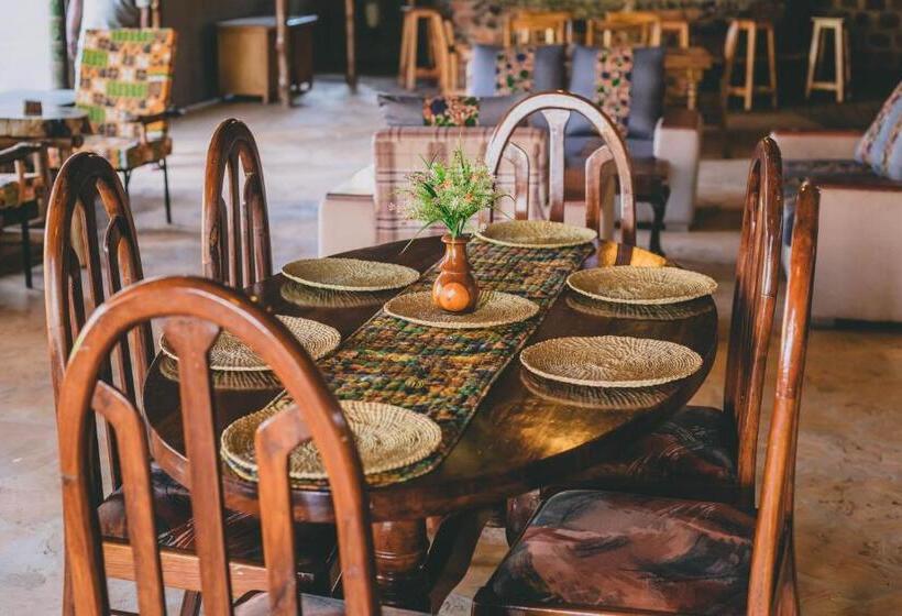 ホテル Kilimanjaro Scenic Lodge