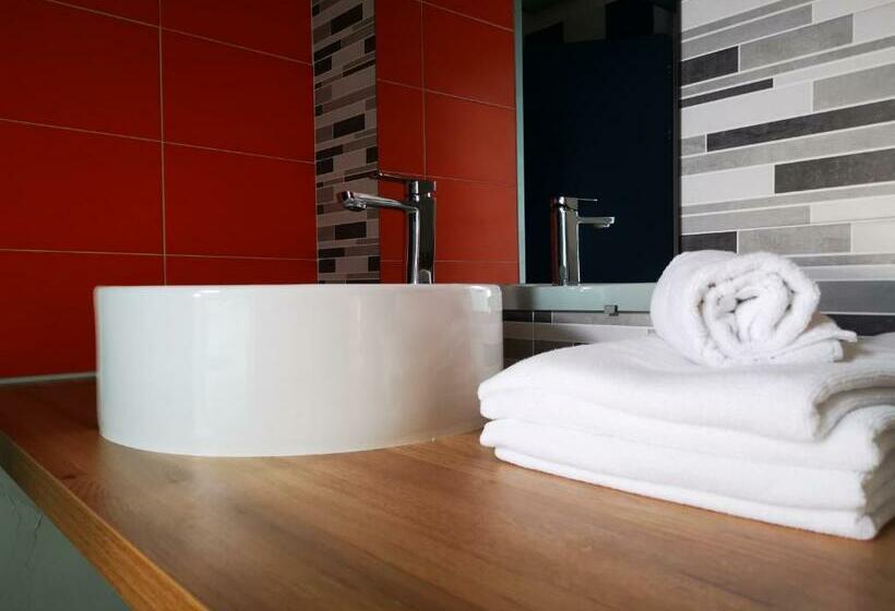 Отель Les Chambres Du Bistro Du Canal