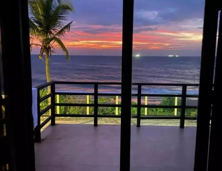 ホテル Reef Bungalow