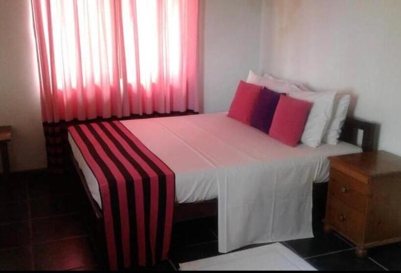 فندق Reef Bungalow