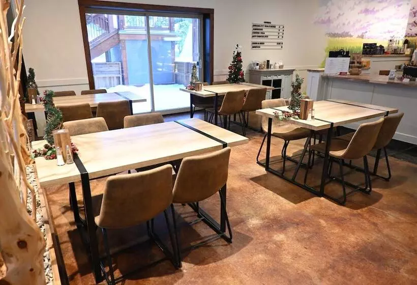 Hotelli Tree To Me Inn