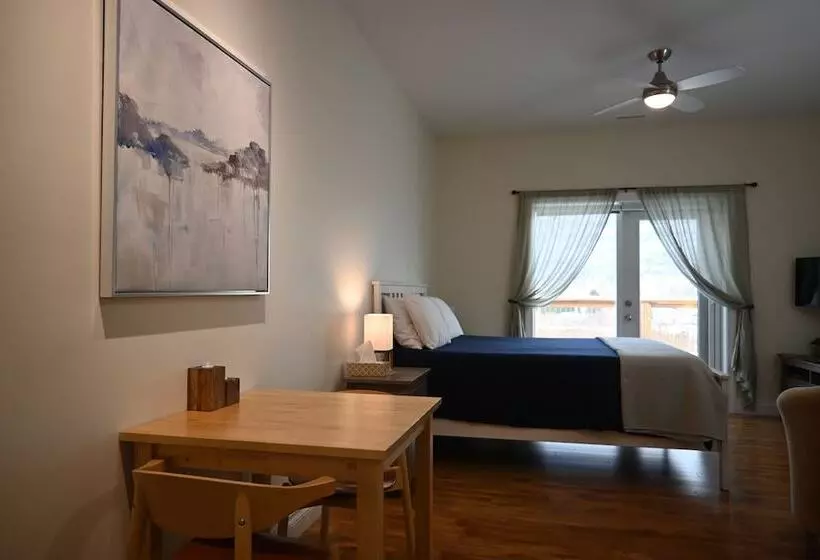 Hotelli Tree To Me Inn