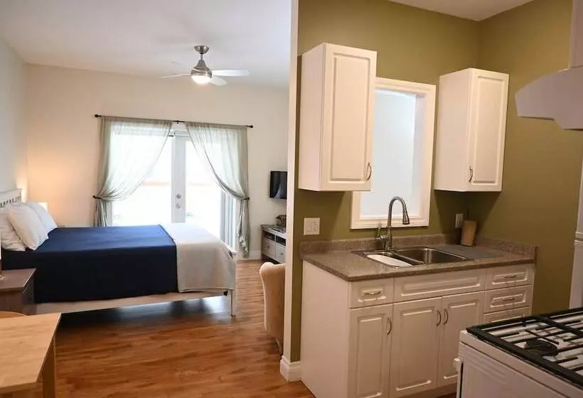 Hotelli Tree To Me Inn