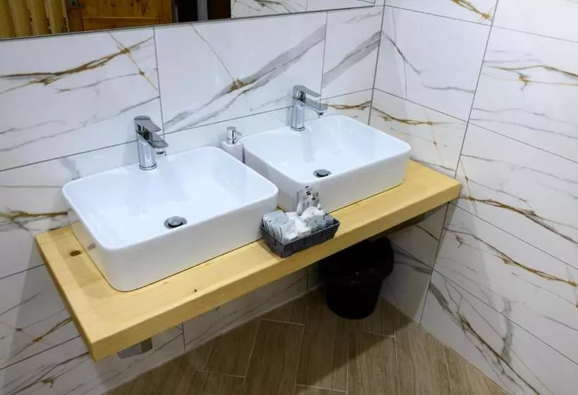 Retkeilymaja Penzión Sova