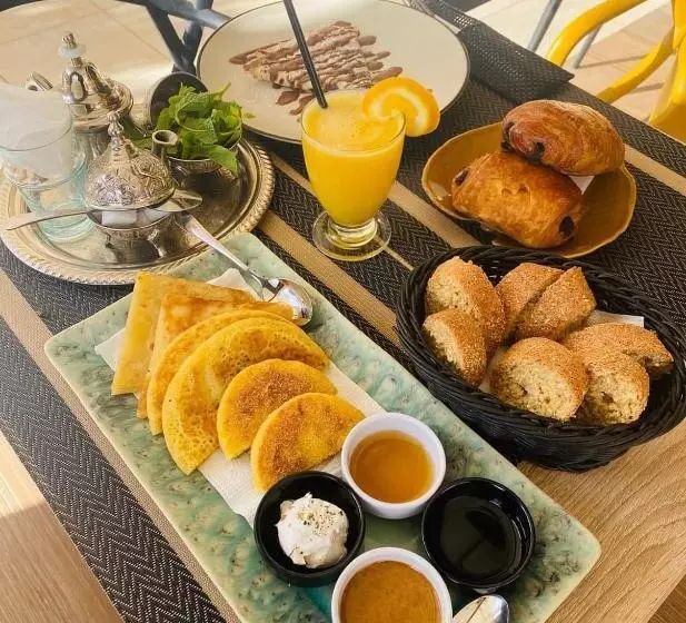 Hotelli Hôtel Restaurant Bougafer