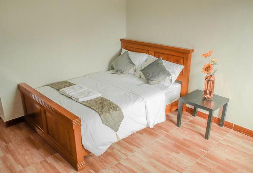 Jjs Hotel And Resort