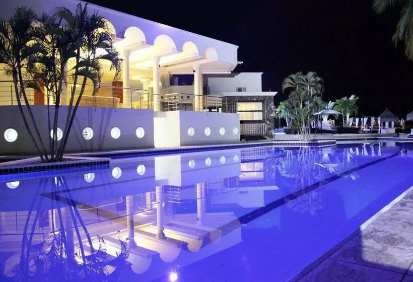 ホテル Monasterio Resort
