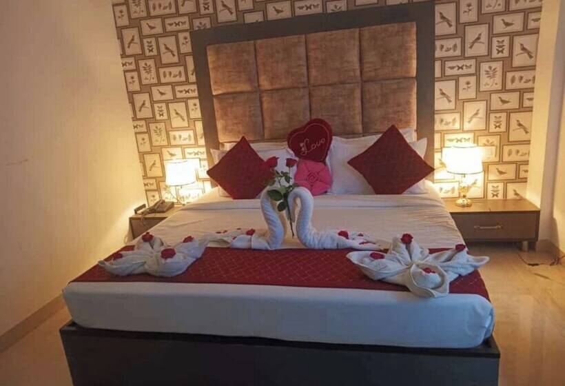 酒店 Royal Regency