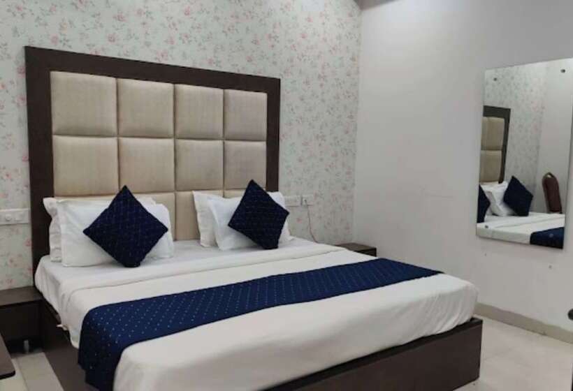 酒店 Royal Regency