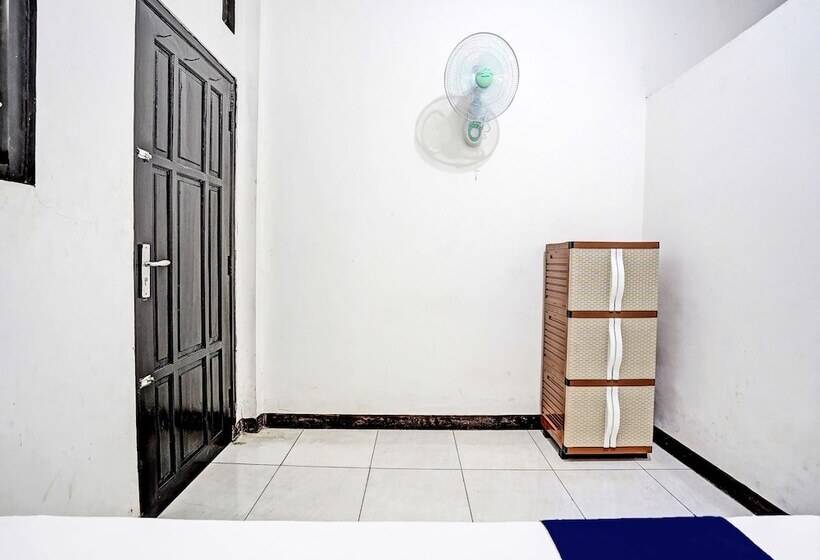 Otel Spot On 91947 Kost Barokah Syariah
