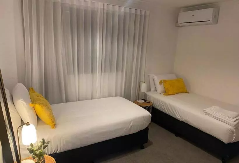 Abode Mooloolaba, Backpackers & Motel Rooms