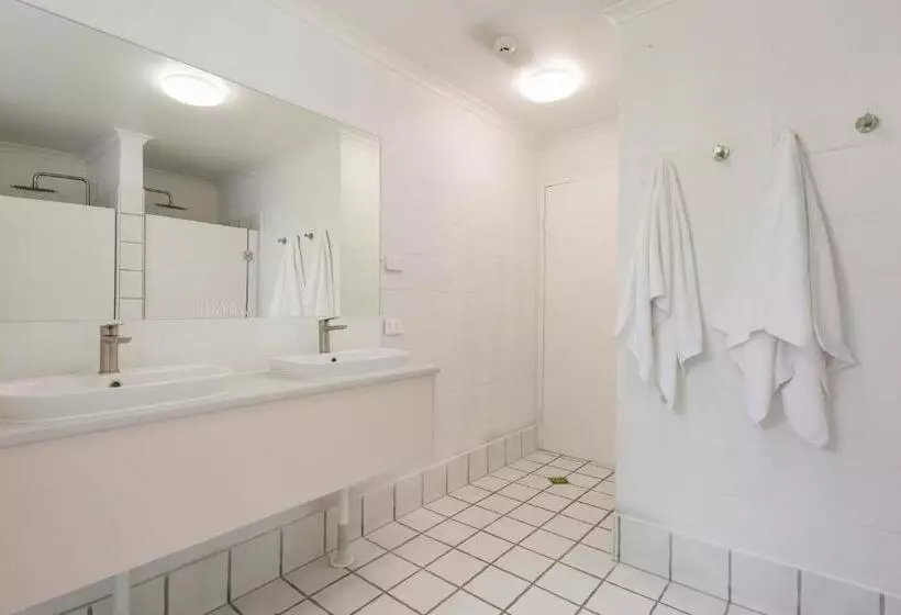 Abode Mooloolaba, Backpackers & Motel Rooms
