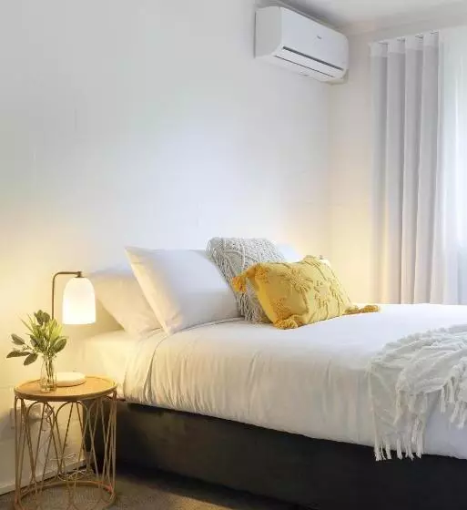 Abode Mooloolaba, Backpackers & Motel Rooms
