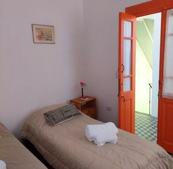 تختخواب و صبحانه Aristobulo