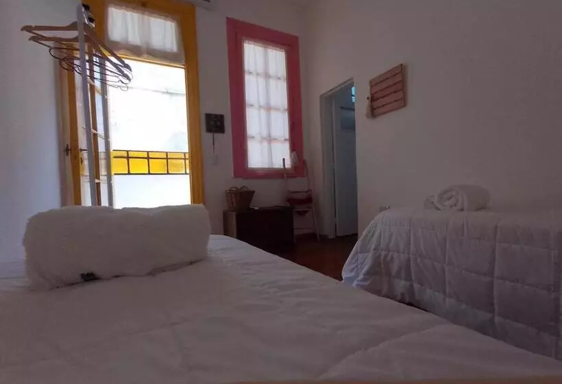 تختخواب و صبحانه Aristobulo