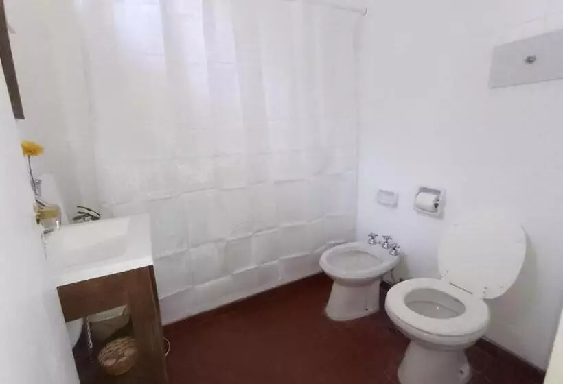 تختخواب و صبحانه Aristobulo