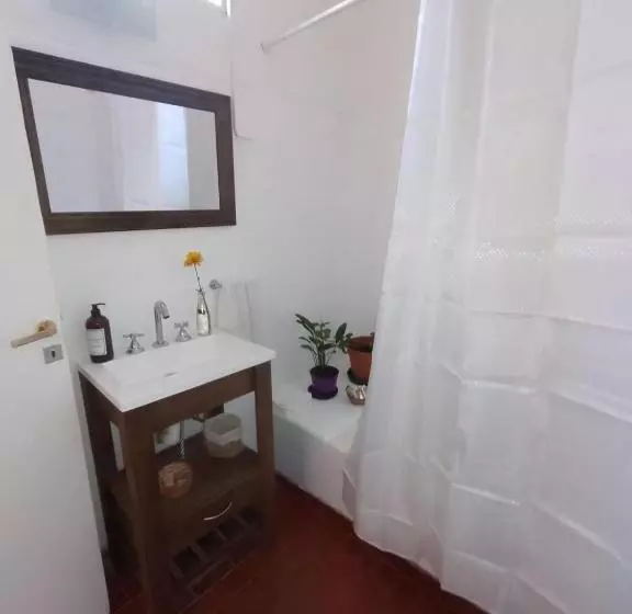 تختخواب و صبحانه Aristobulo