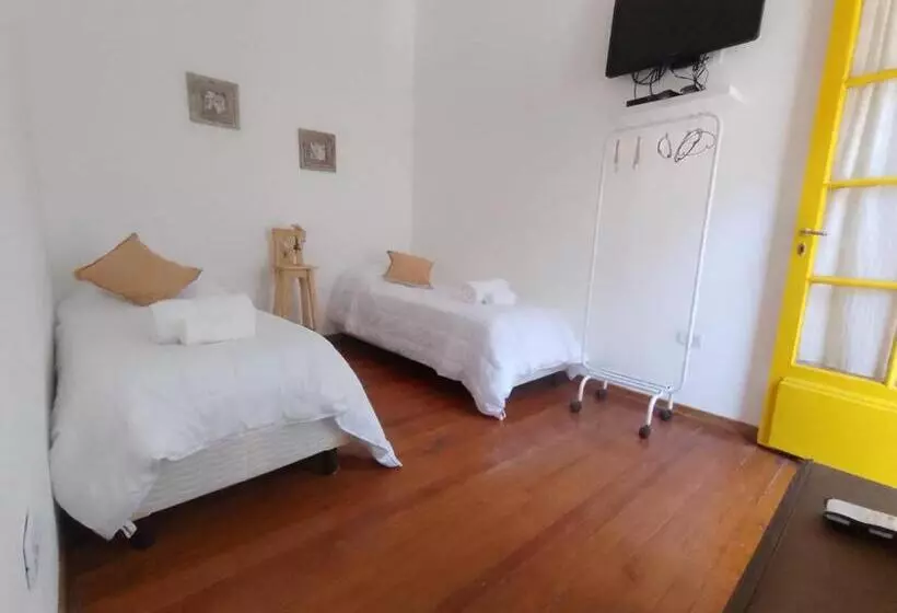 تختخواب و صبحانه Aristobulo